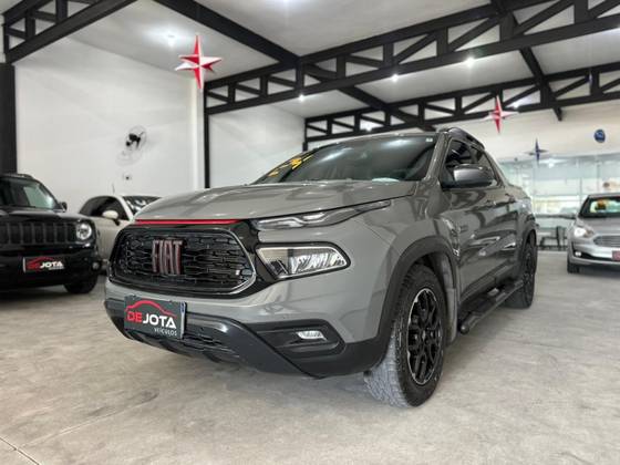 FIAT TORO 2.0 16V TURBO DIESEL ULTRA 4WD AT9 FIAT TORO 2.0 16V TURBO DIESEL ULTRA 4WD AT9